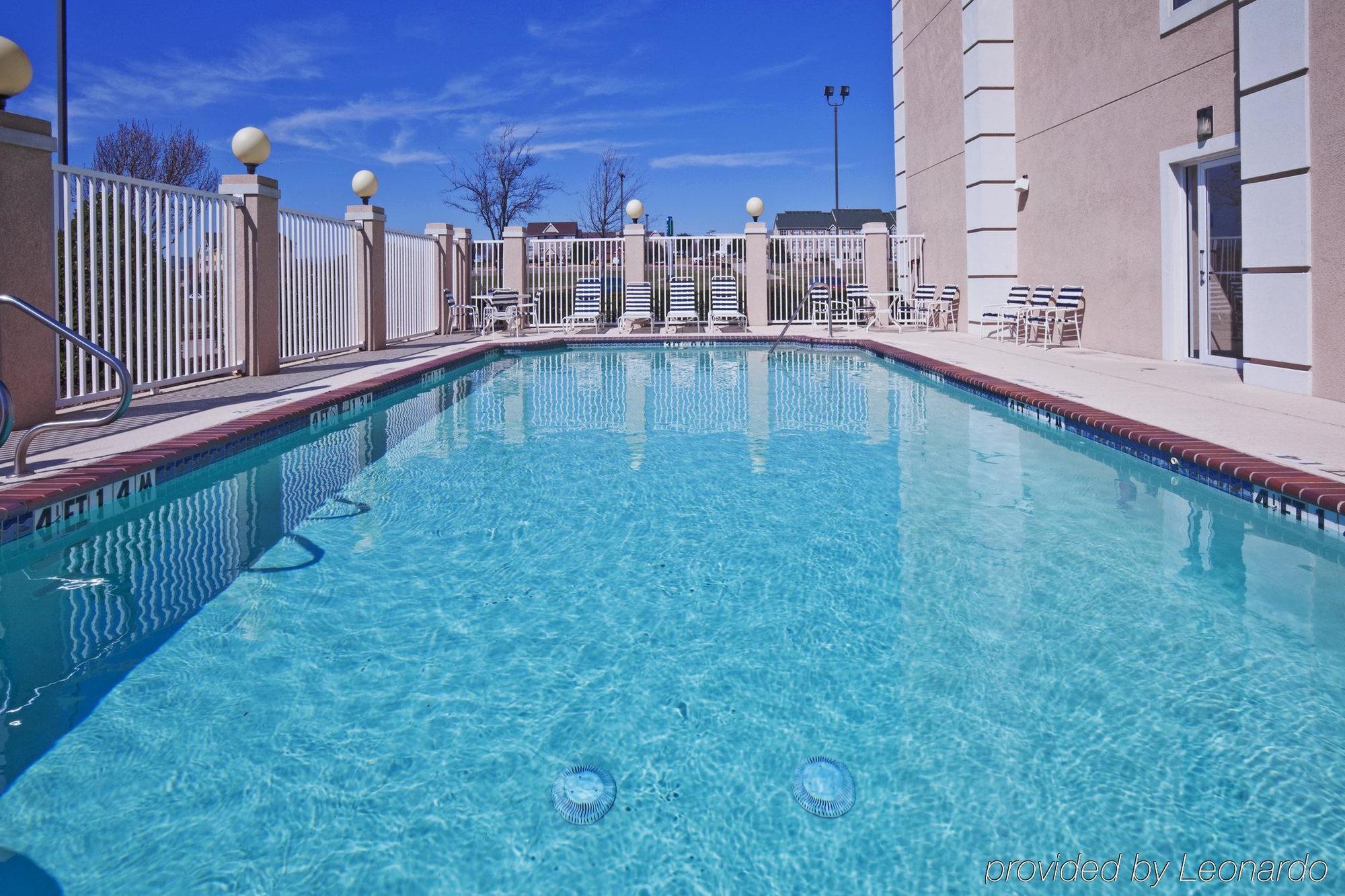 Holiday Inn Express Hotel & Suites Dallas Lewisville By Ihg Ngoại thất bức ảnh